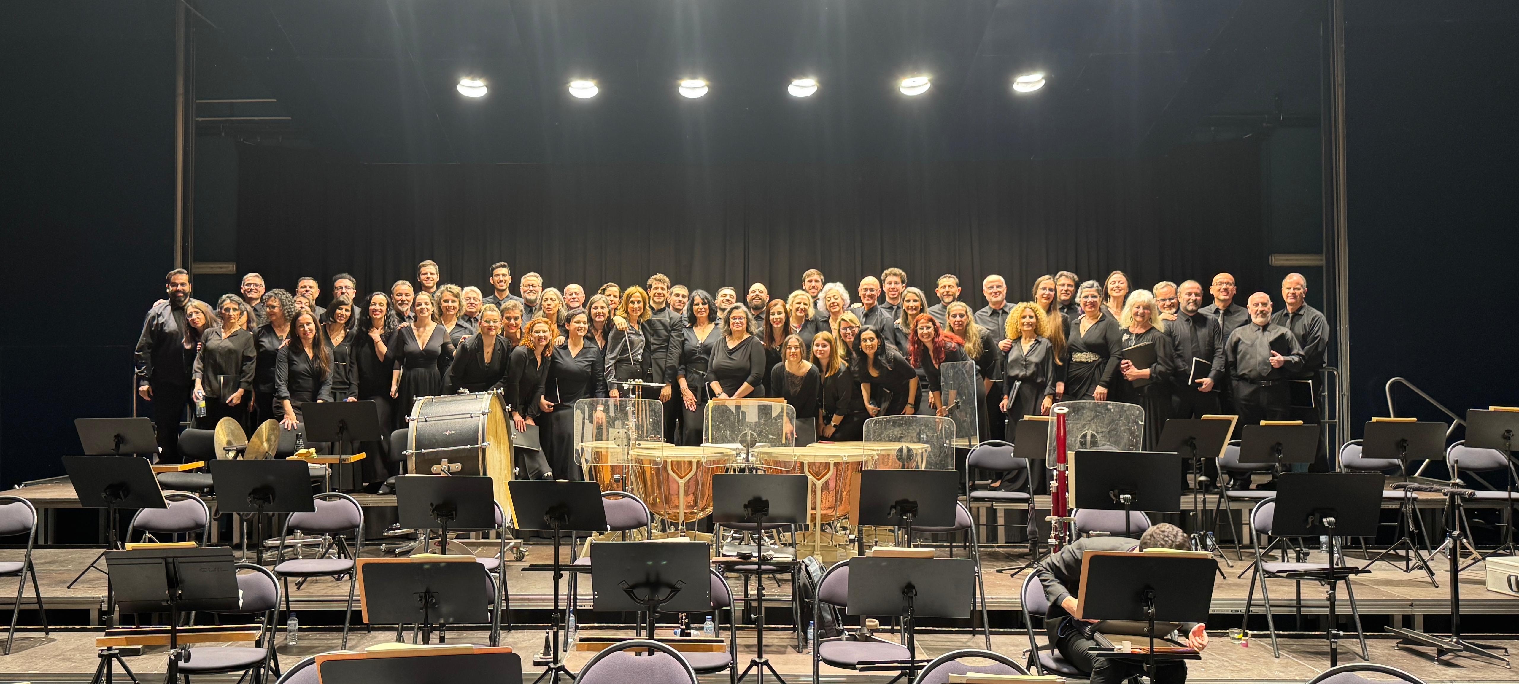 Coro de Cámara de Extremadura sobre el escenario durante la interpretación de la Novena Sinfonía de Beethoven